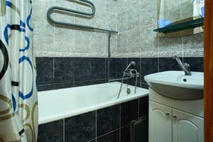 Home Hotel вул. Велика Житомирська, 4В 11